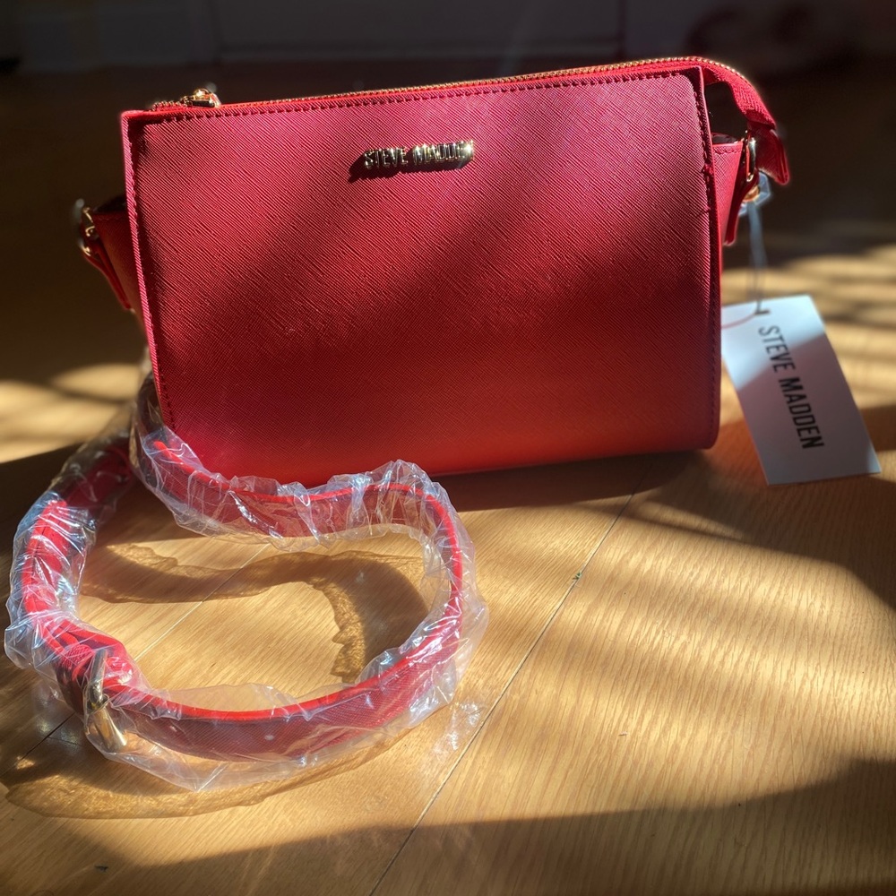 NEW Steve Madden Vibrant Red Crossbody Bag